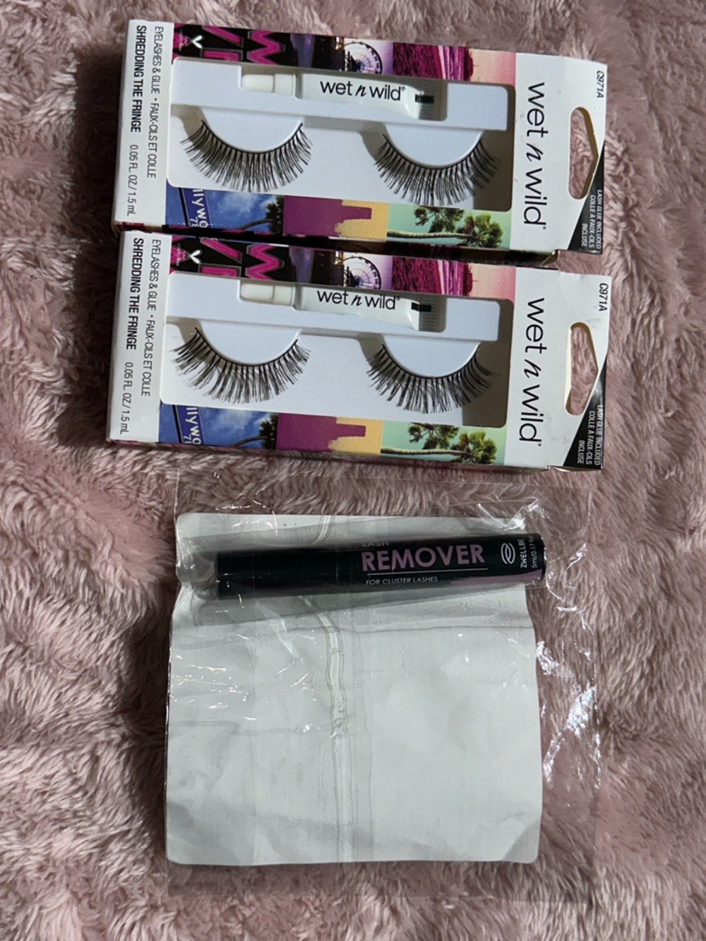 wet n wild Black False Eyelashes with Remover - White & Black Packaging